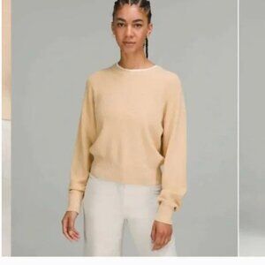Lululemon Waist Length Crewneck Sweater Prosecco / Lemon Sorbet Size 4